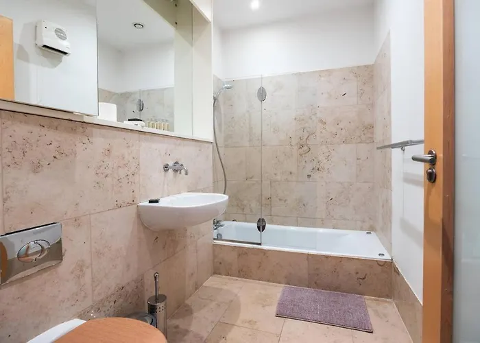 Charming 1 Bedroom In Ranelagh Apartment *